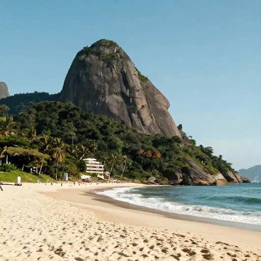 Descubra a Praia do Sangava