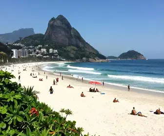 Descubra as Melhores Praias de Guarujá para Visitar