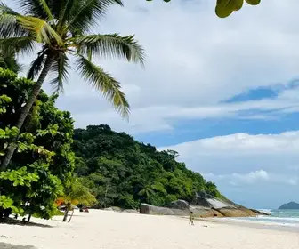 Descubra as Praias Desertas do Guarujá: Um Roteiro Imperdível